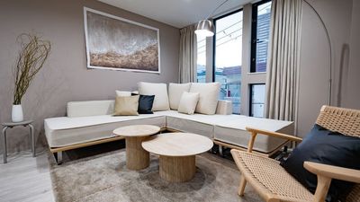 ソファとリラックスチェア - COMMON LABの室内の写真