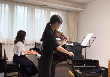 10畳スペースなのでピアノを他楽器のアンサンブルも可能 - Allmande（あるまんど）ミュージック レンタルルームあるまんどの室内の写真