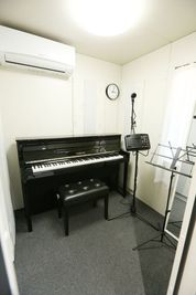 四谷三丁目駅徒歩１分🚃アビテックス🎼40Dr、ハイタイプ防音室🎺ハイブリッドピアノ設置💕Dスタジオ - 音楽練習スタジオ　アルトポンテ