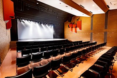 日本芸術専門学校 日本芸術専門学校 山王ヒルズホールの室内の写真