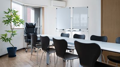 会議用レイアウト例 - スペースTAKAYA 湯島店の室内の写真