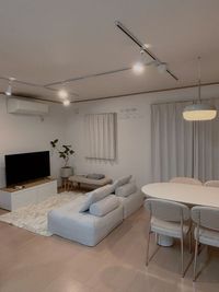 室内は広々としており、最大8人でお楽しみいただけます♪ - MYstudio＆lounge前橋EASTの室内の写真