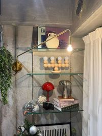 小物やアートを配置し、空間にアクセントを添えるディスプレイスペース。
撮影の背景や雰囲気づくりとしても活用いただけます。 - STUDIO BOKU. 🉐NEWOPEN✨️参宮橋徒歩5分　STUDIO BOKU.の室内の写真