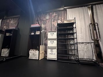 靴箱、傘立て、ゴミ箱、モップ、鏡拭きあり - JUKE BOX Dance Studio 武蔵藤沢校 レンタルスタジオJUKE BOX 武蔵藤沢校の室内の写真