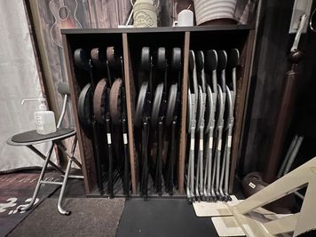折りたたみ椅子12脚 - JUKE BOX Dance Studio 武蔵藤沢校 レンタルスタジオJUKE BOX 武蔵藤沢校の室内の写真