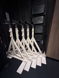 バレエバー3ｍ×3本、可動式スタンド5本、脚立、大型サーキュレーター2台あり - JUKE BOX Dance Studio 武蔵藤沢校 レンタルスタジオJUKE BOX 武蔵藤沢校の室内の写真