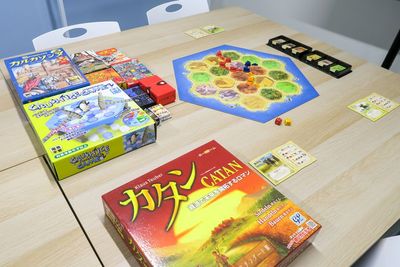 ボードゲーム好きのオーナーがセレクトした、遊び応えのある本格ボードゲームを全15種類ご用意しています。 - レンタルスペースオリーブ 天満橋店 OLIVE【オリーブ】天満橋駅　広い・安い・綺麗な会議室の室内の写真