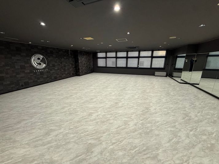 鏡、音響付きレンタルスペース - ブレイキンスクールCLASSICS