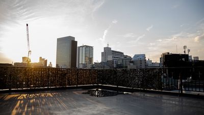 UPPER BASE 屋上の室内の写真