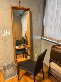姿見と椅子 - セルフケアラボbySEAPJA 【即決専用】（覚王山）セルフケアラボby SEAPJAの室内の写真