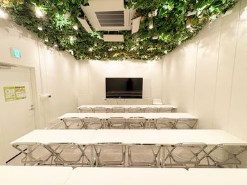 FEEEP立川店 FEEEP立川店｜1名用オープン席｜イベントスペースCの室内の写真