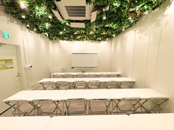 FEEEP立川店 FEEEP立川店｜1名用オープン席｜イベントスペースCの室内の写真