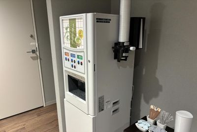 THE HUB 心斎橋 コワーキングスペース【会話可能エリア】の室内の写真