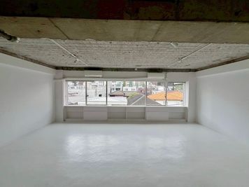 【六本木】アパレルチームが立ち上げたHOUSE studio!!|白ホリ・自然光 |ヴィンテージ什器多数 - studio TABLET hotel.