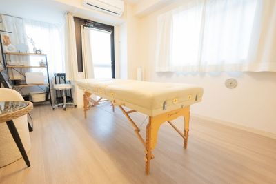 部屋全体 - レンタルサロンtreat自由が丘店 完全個室プライベートサロンの室内の写真