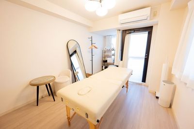 部屋全体 - レンタルサロンtreat自由が丘店 完全個室プライベートサロンの室内の写真