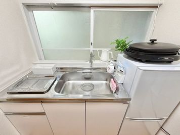 100Lの冷蔵＆冷凍庫🧊 - 【広スペ】南林間 南林間の広いレンタルスペースの設備の写真