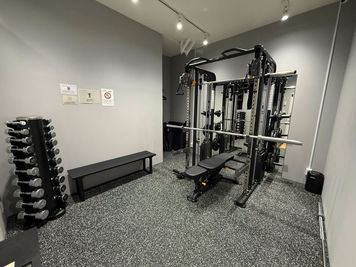 【 中延駅徒歩2分】12㎡/駅近！マルチマシンやダンベル完備のトレーニングルーム - ルービー中延