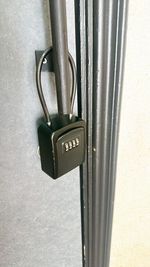入口チェーンロック - カラオケバー neo 梅田2号店の設備の写真