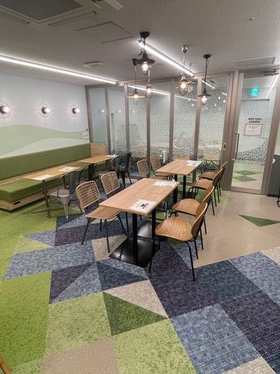 エミフィス所沢 オープンスペースの室内の写真