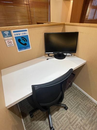 エミフィス練馬 オープンスペースの室内の写真