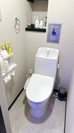 トイレ - カラオケバー neo 梅田2号店の設備の写真