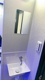 洗面台 - カラオケバー neo 梅田2号店の設備の写真