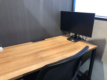 神戸駅前鍵付き窓あり個室！/24インチモニター完備/100円でコーヒー飲み放題/高速WIFI/集中できる環境/自習室として！ - 神戸駅前コワーキングスペース Suki_ma（スキマ）