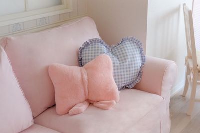 写真映えする パステルカラーのソファとクッション🌱 - milk party and studio 渋谷店 milk party and studio 渋谷店（〜10名）の室内の写真