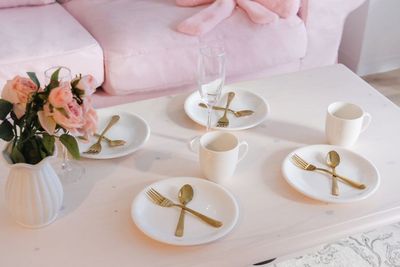 ローテーブルをみんなで囲んでパーティーも出来ます🍽️ - milk party and studio 渋谷店 milk party and studio 渋谷店（〜10名）の室内の写真