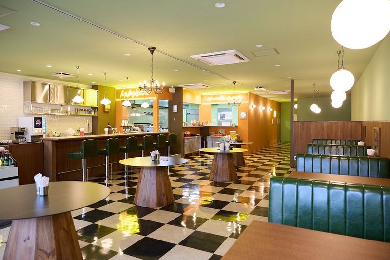 アメリカンダイナーのレンタルスペース -  E.G.DINER 成田山表参道