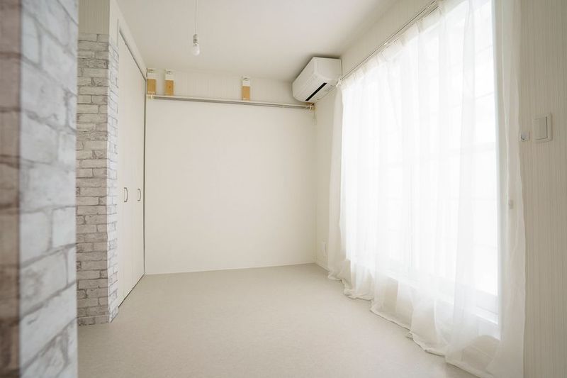 【京都・宇多野】自然光が差し込む白壁スタジオ - フォトスタジオTAMA