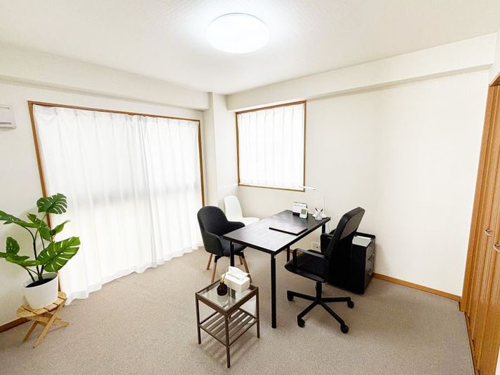 【自由が丘2分】静かな個室｜テレワーク・会議・面談・作業に最適 - TERRACE JIYUGAOKA