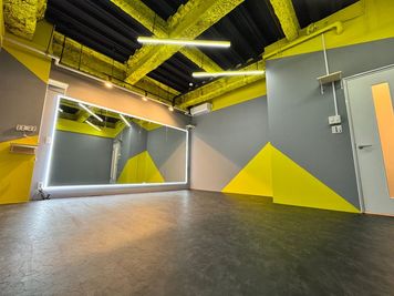 【BUZZ熊本1st】どこで撮っても“画になる”スタイリッシュ空間! - 【BUZZ熊本】ダンスレンタルスタジオ 24時間OK