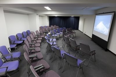 シアター形式 - 新宿ビジネスルーム 貸会議室・レンタルスペースの室内の写真