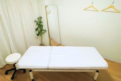 施術スペース - レンタルサロン AndSTAR 博多店 レンタルサロン AndSTAR 博多２号店の室内の写真