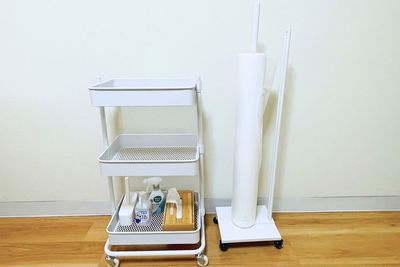 ３段カート・使い捨て防水ベッドカバー - レンタルサロン AndSTAR 博多店 レンタルサロン AndSTAR 博多２号店の設備の写真