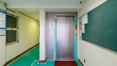 エレベーターです。302号線から入ると目の前です。 - Cafenoma（カフェノマ）神田の外観の写真