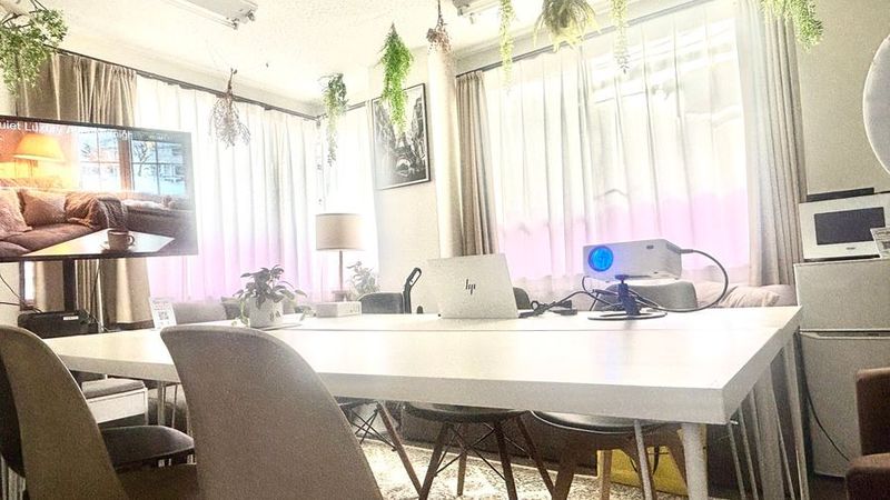 ストーン烏丸御池 貸し会議室・リモート・レンタルサロン・撮影スタジオの室内の写真