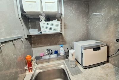 シンク、タオルウォーマー - レンタルサロン【南青山Lua】 【南青山Lua】完全貸切の隠れ家プライベート空間/個室型サロンの設備の写真