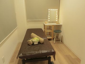 電動昇降式ベット - Share Salon Linoaの室内の写真