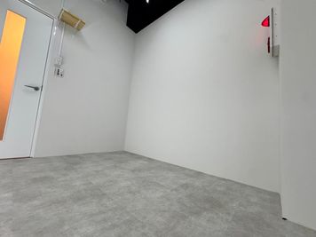 【BUZZ熊本】ダンスレンタルスタジオ 24時間OK BUZZ熊本 4st｜ダンス個人練習向けスタジオの室内の写真