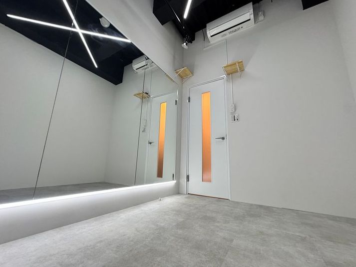 BUZZ熊本 4st｜ダンス個人練習向けスタジオ - 【BUZZ熊本】ダンスレンタルスタジオ 24時間OK