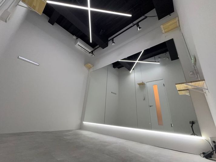 BUZZ熊本 5st｜ダンス個人練習向けスタジオ - 【BUZZ熊本】ダンスレンタルスタジオ 24時間OK