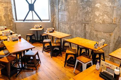 釜焼鳥本舗おやひなや 梅田 阪急東通り店 おやひなや 3F 多目的レンタルスペースの室内の写真