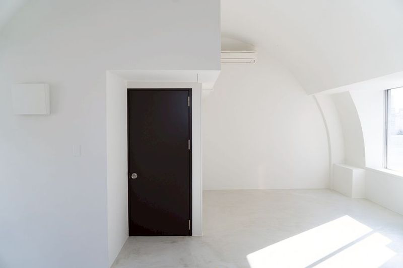 【個人利用限定】天高3.6mアーチ天井｜2トーンの撮影空間 - 中之島 美術館エリア｜天高3.6m アーチ型天井の2室スタジオ