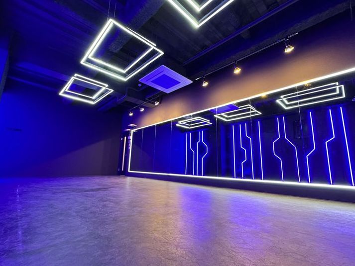 BUZZ熊本 2st｜広々スタジオ・リハーサル・撮影 - 【BUZZ熊本】ダンスレンタルスタジオ 24時間OK