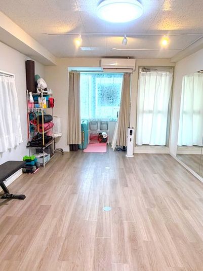 【神田駅徒歩3分】2面に鏡、ヨガ・ダンス・トレーニングスタジオ - RAF