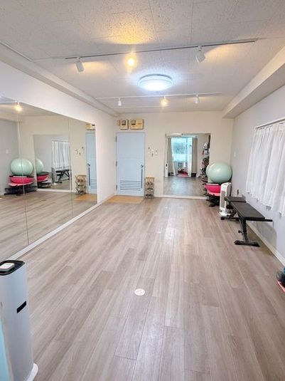 【神田駅徒歩3分】2面に鏡、ヨガ・ダンス・トレーニングスタジオ - RAF