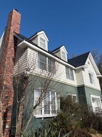 暖炉の煙突が特徴的な外観 - クロア伊豆高原 撮影専用ハウススタジオ 庭付き一軒家3階建『クロア伊豆高原』の外観の写真